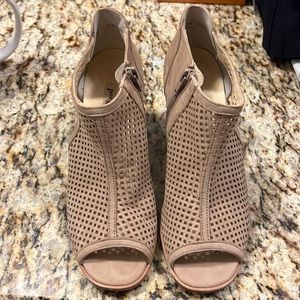 Paul green wedge beige size 7